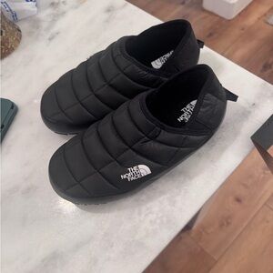 Women’s thermoball traction mule